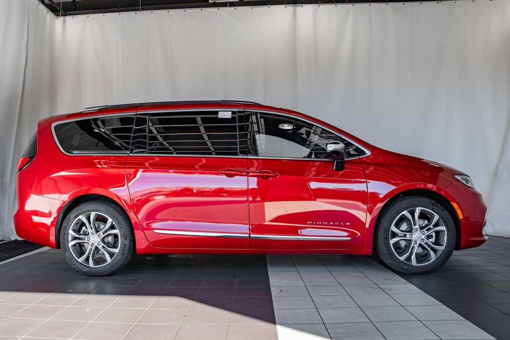 New 2026 Chrysler Pacifica Pinnacle image 3