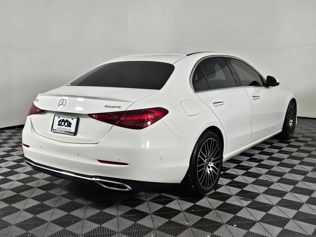Used 2025 Mercedes-Benz C 300 4MATIC Sedan image 3