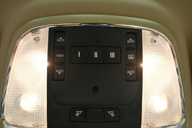 Used 2011 Jeep Grand Cherokee Limited AWD/4WD image 26