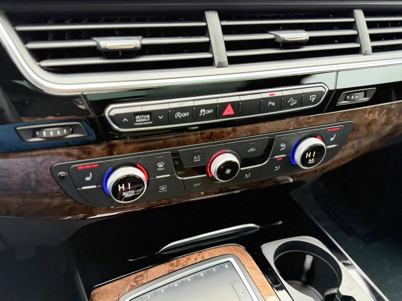 Used 2017 Audi Q7 3.0T Premium Plus image 21