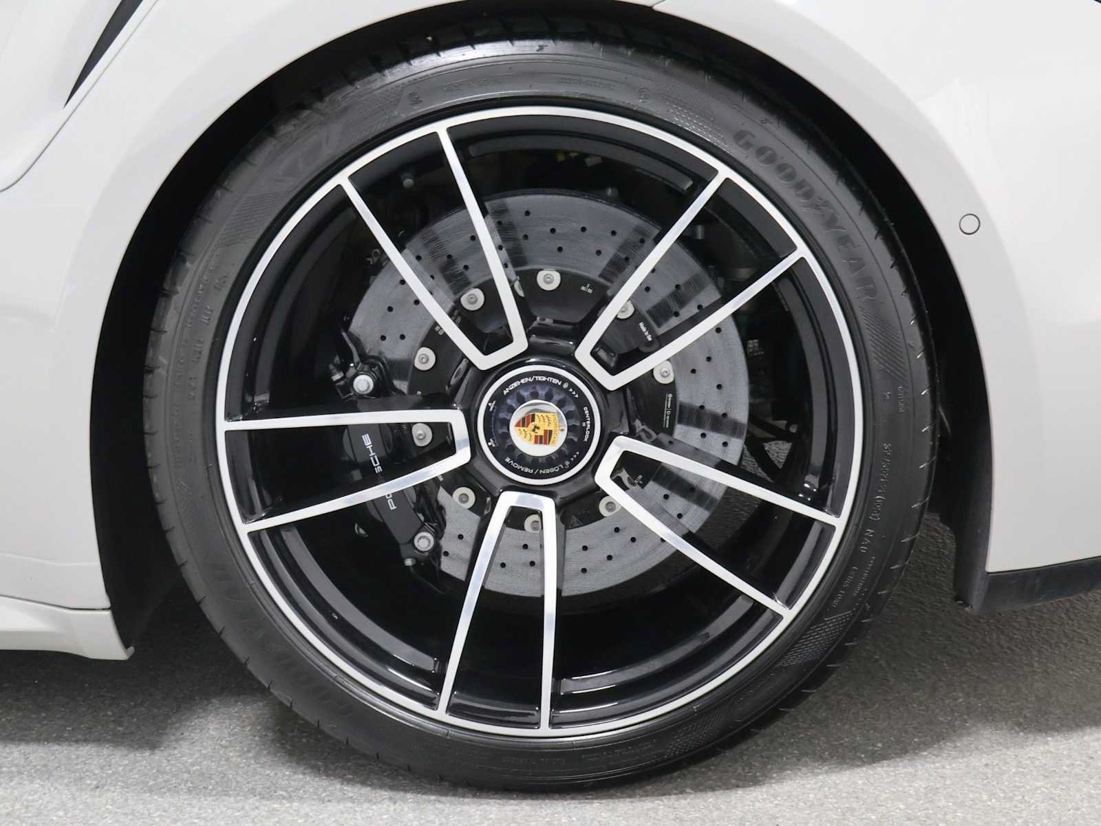 Certified 2024 Porsche 911 Turbo AWD/4WD image 39