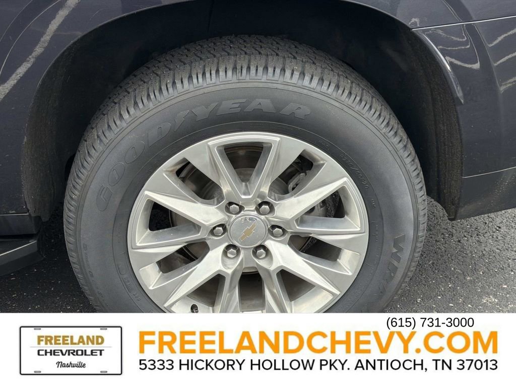 Used 2023 Chevrolet Suburban Premier image 11