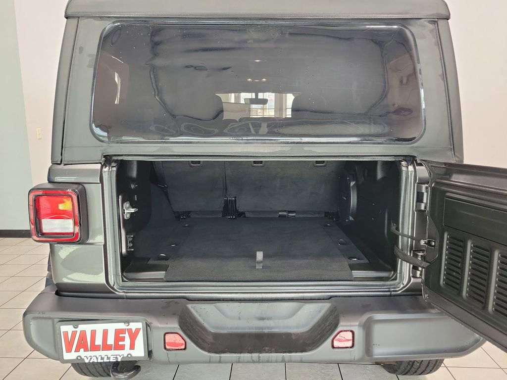 Certified 2022 Jeep Wrangler Unlimited Sahara AWD/4WD image 7