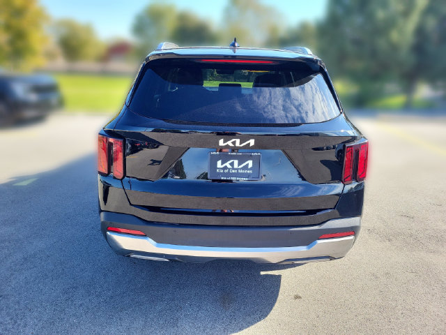 Certified 2024 Kia Sorento S w/ Panoramic Sunroof Package AWD/4WD image 4