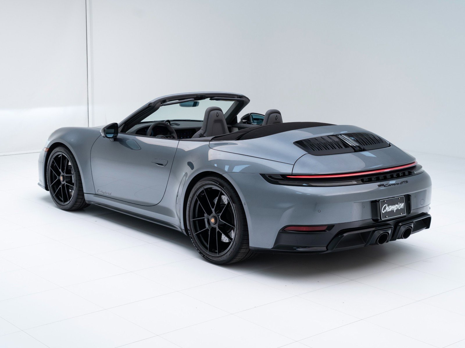 Certified 2026 Porsche 911 GTS image 3