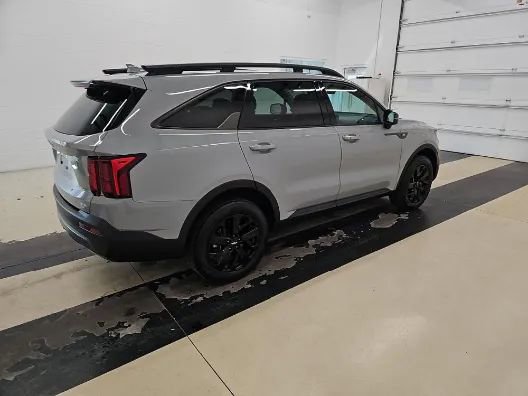 Used 2023 Kia Sorento S w/ Panoramic Sunroof Package AWD/4WD image 4