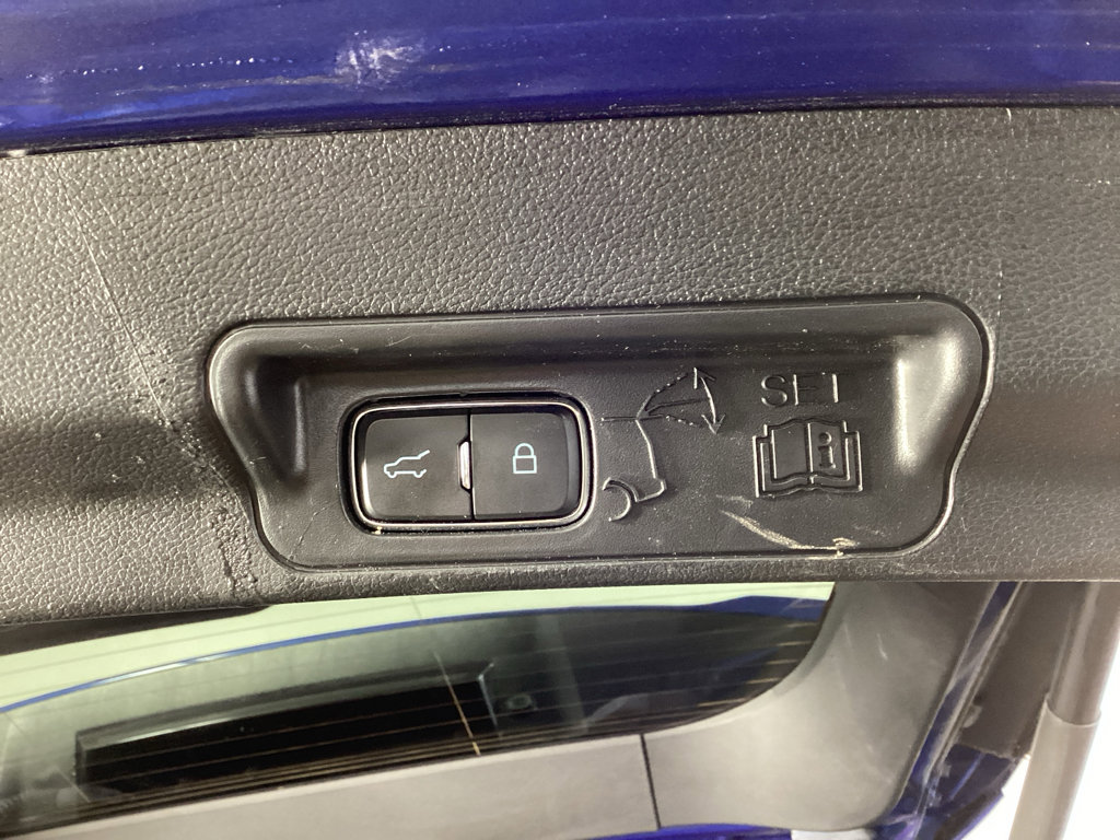 Used 2022 Ford Explorer XLT w/ Equipment Group 202A image 15