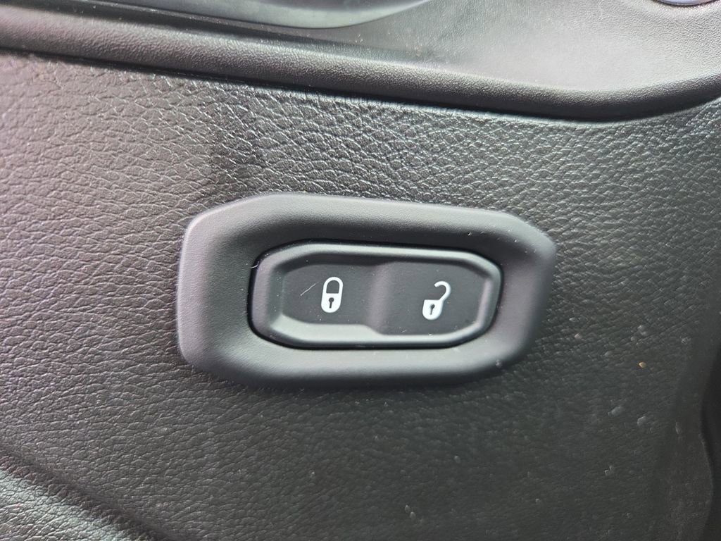 Certified 2023 Jeep Wrangler Unlimited w/ Cold Weather Group image 29