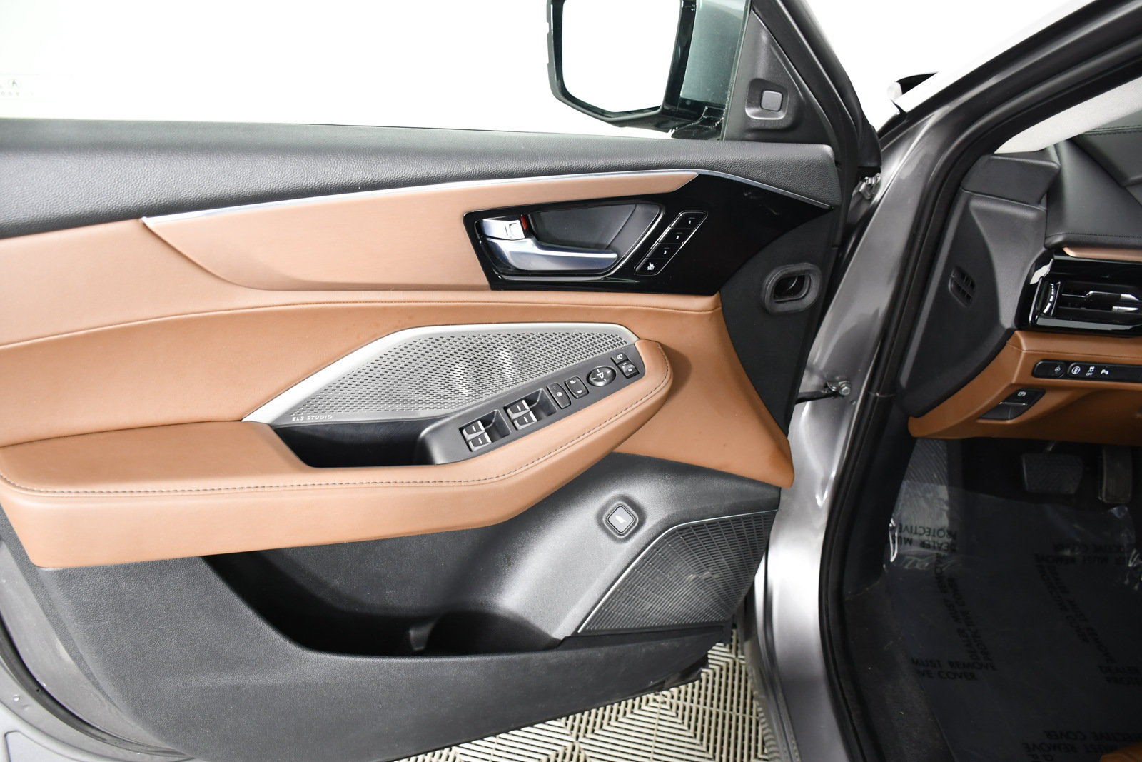 Certified 2024 Acura MDX SH-AWD w/ Technology Package image 36
