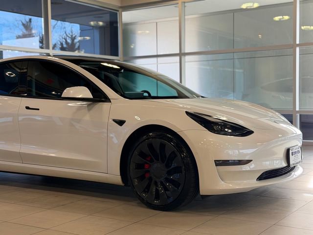 Used 2022 Tesla Model 3 Performance image 4