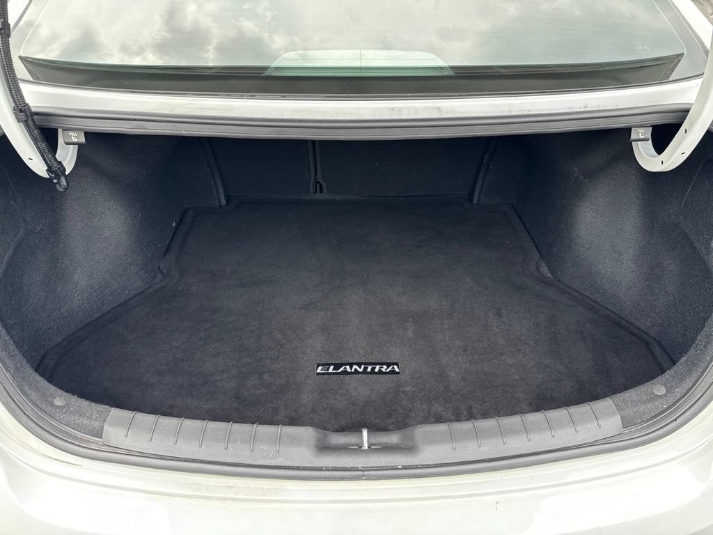 Used 2020 Hyundai Elantra SE w/ Cargo Package (C1) FWD image 33