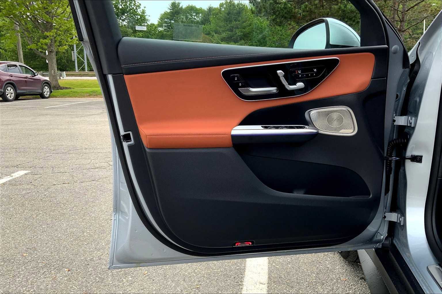 New 2025 Mercedes-Benz GLC 350e 4MATIC image 14