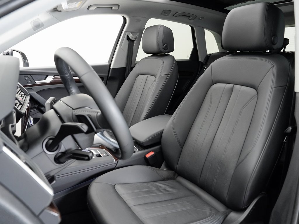 Used 2020 Audi Q5 e Premium Plus image 5