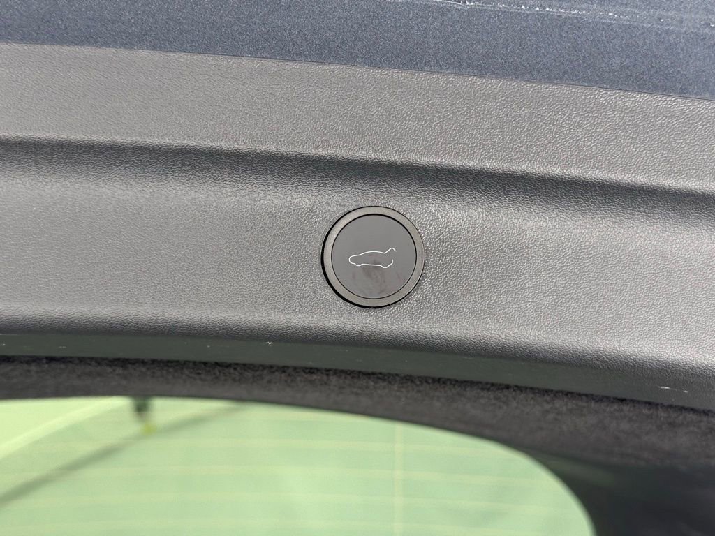 Used 2023 Tesla Model Y Long Range image 5