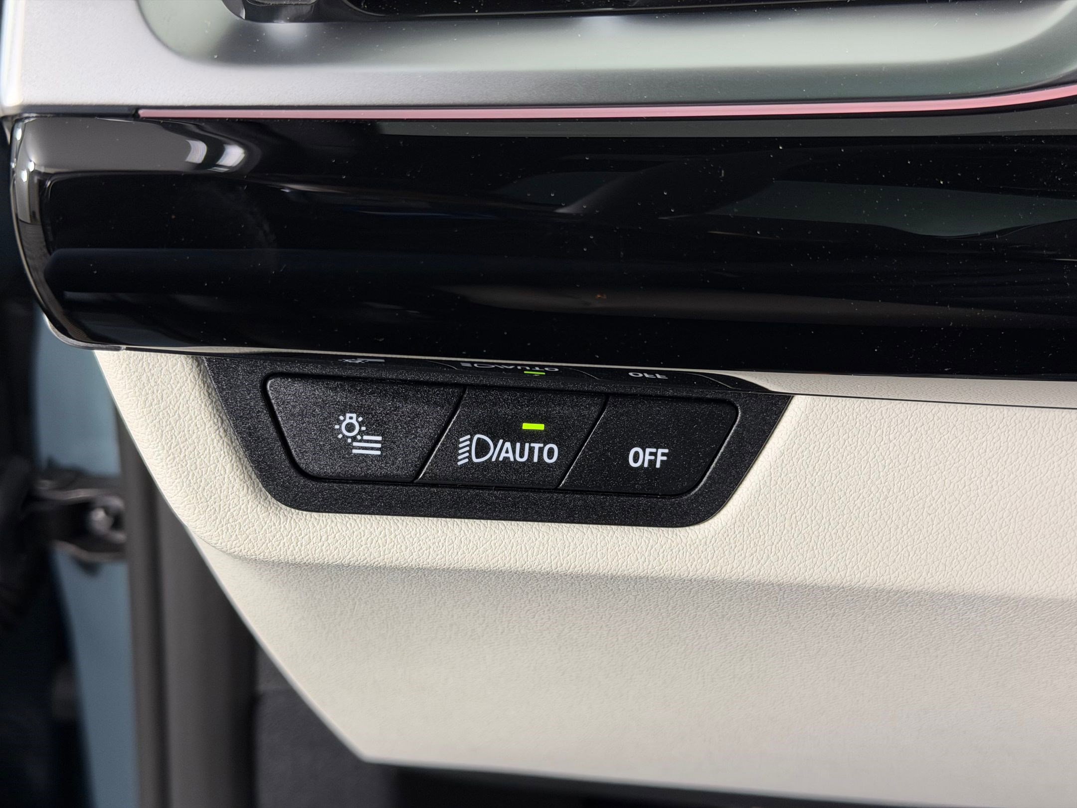 Used 2026 BMW X1 xDrive28i w/ Technology Package image 15