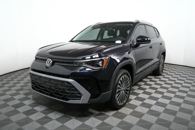 New 2026 Volkswagen Taos SE image 30