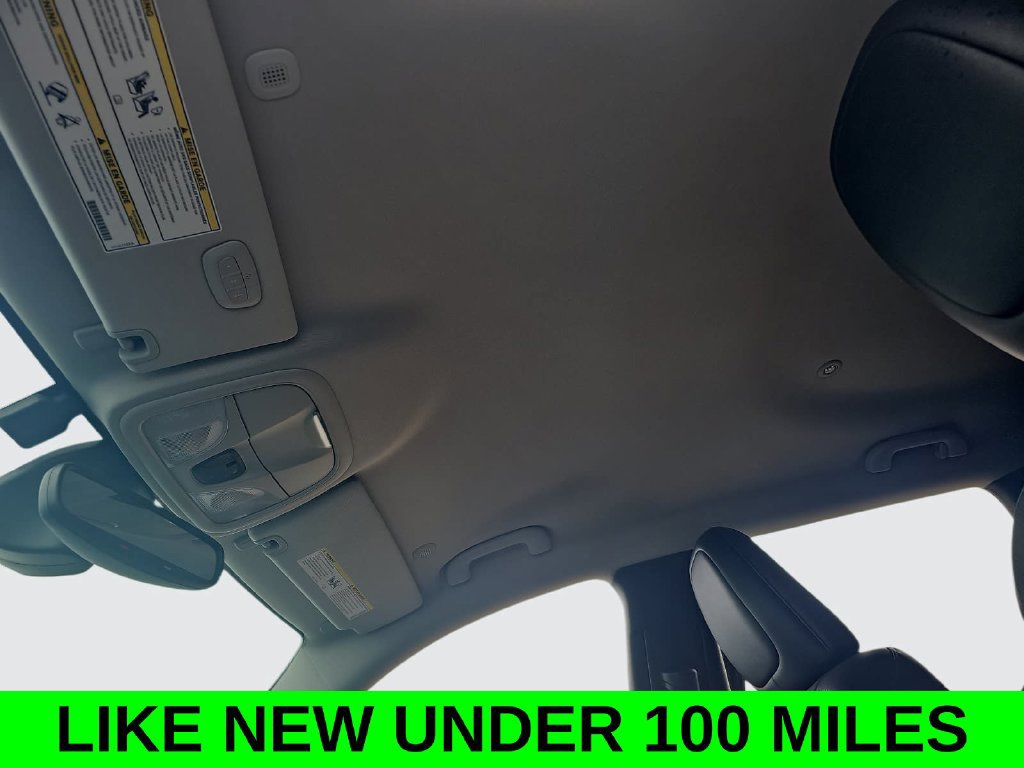 Used 2023 Jeep Cherokee Altitude Lux AWD/4WD image 30