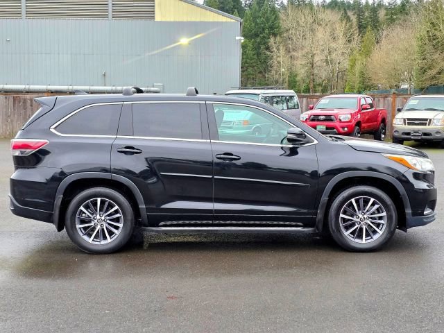 Used 2015 Toyota Highlander LE image 8