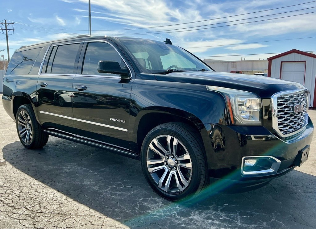 Used 2019 GMC Yukon XL Denali w/ Denali Ultimate Package image 6