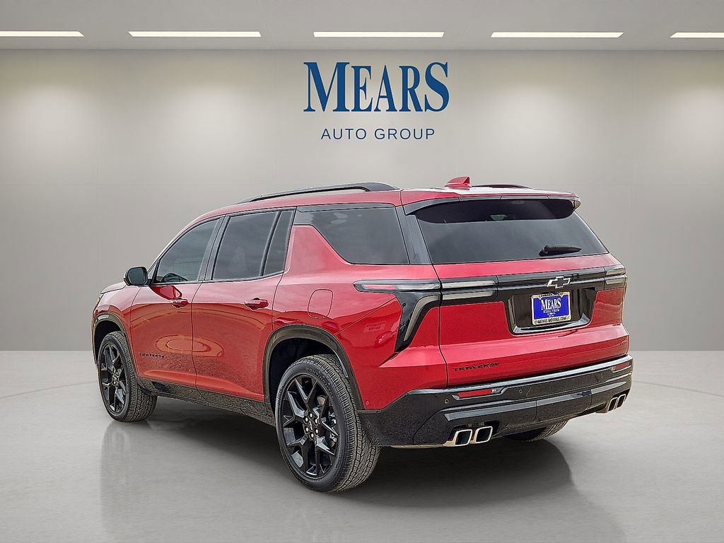Used 2025 Chevrolet Traverse RS image 3
