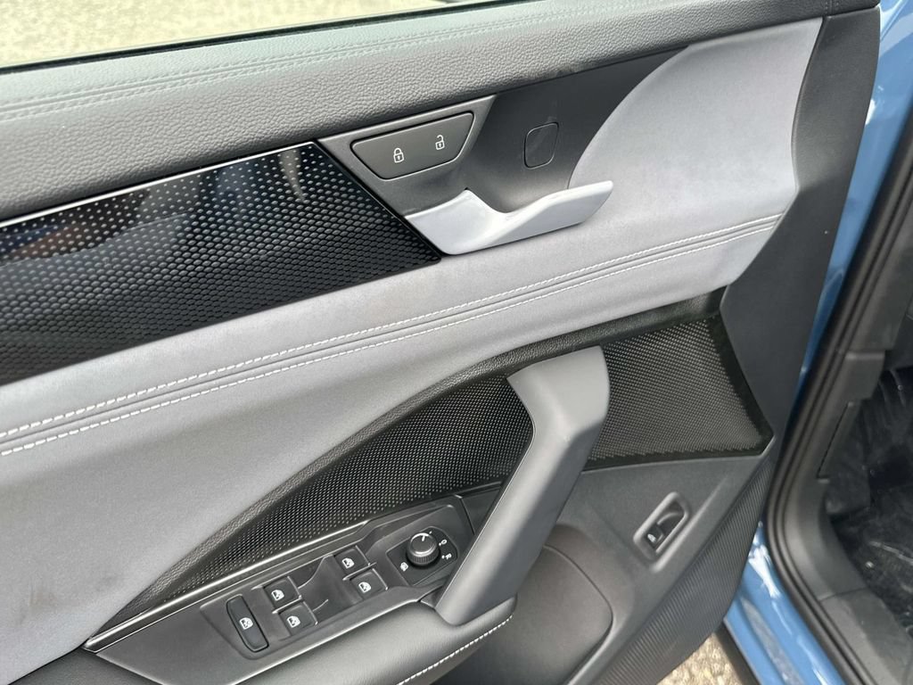 New 2026 Volkswagen Tiguan SE AWD/4WD image 12