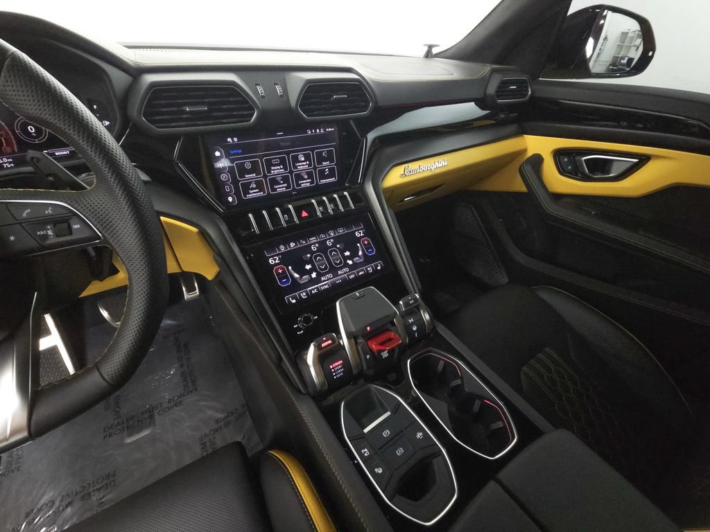 Used 2024 Lamborghini Urus S AWD/4WD image 17