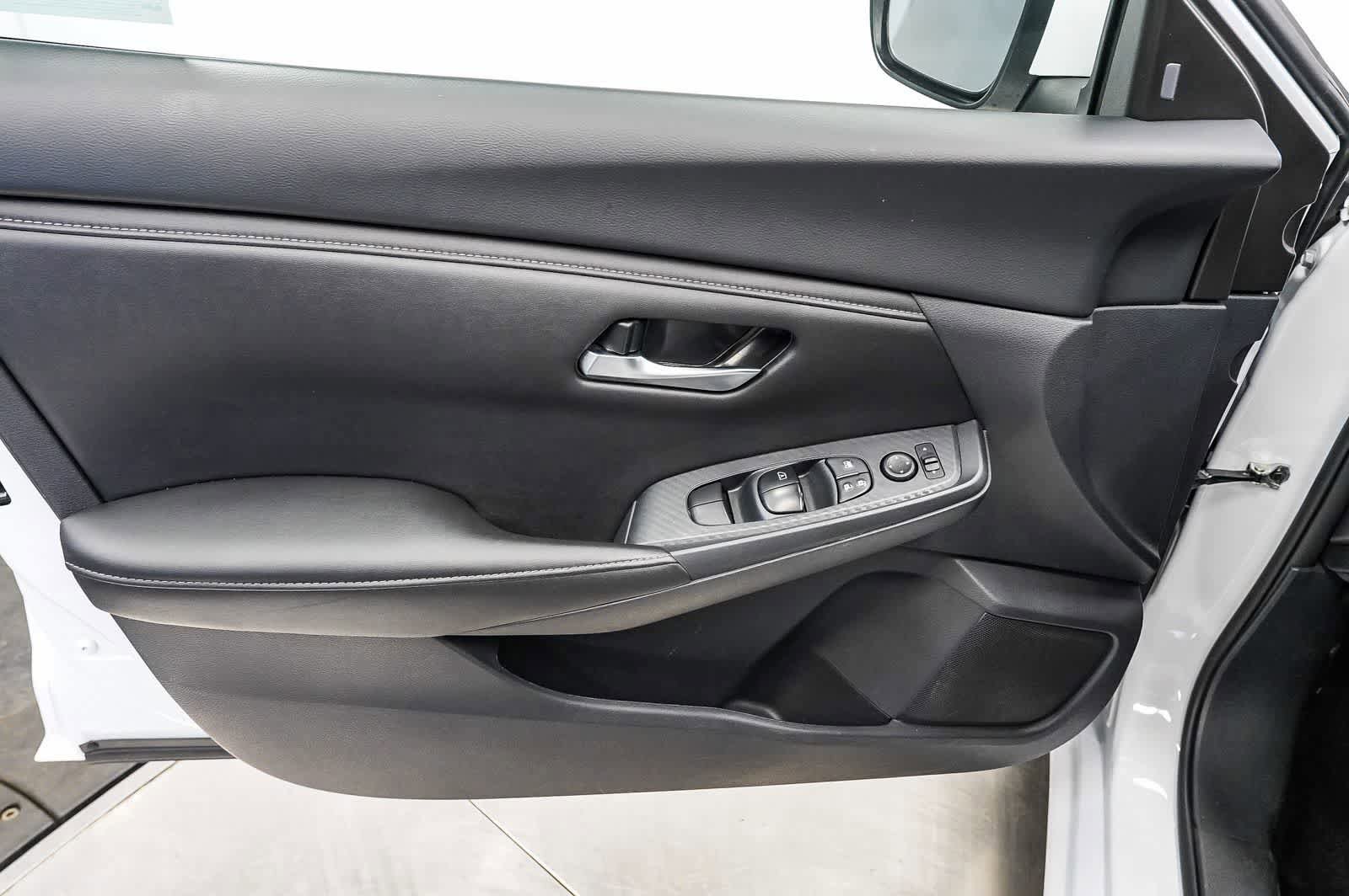 Used 2025 Nissan Sentra SV FWD image 21