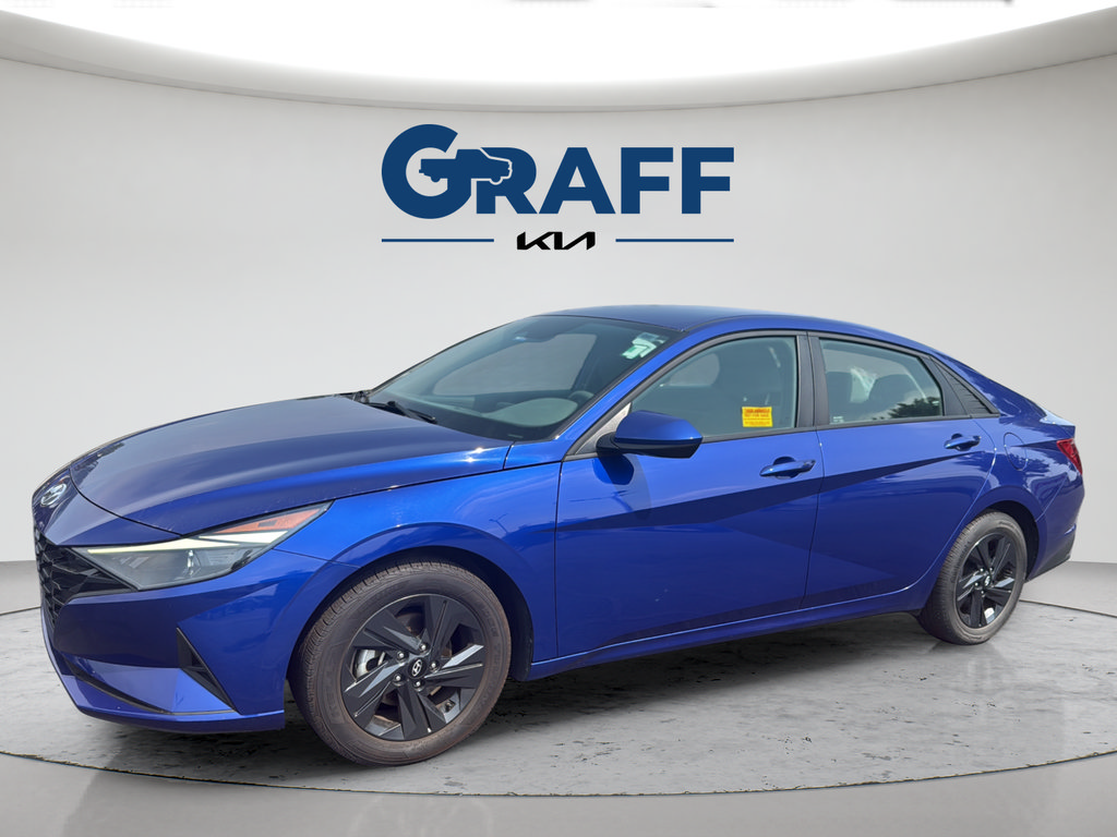 Used 2023 Hyundai Elantra SEL w/ Cargo Package FWD image 3