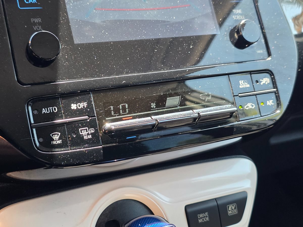 Used 2017 Toyota Prius One FWD image 37