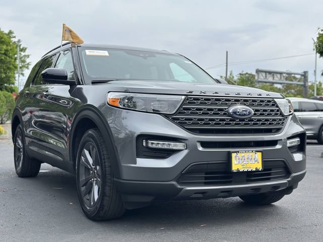 Used 2023 Ford Explorer XLT w/ Equipment Group 202A AWD/4WD image 49