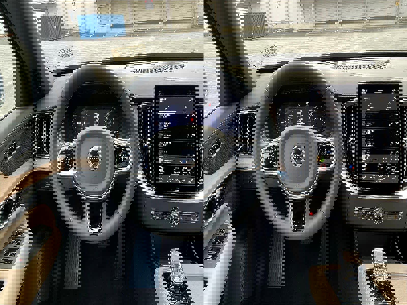 New 2026 Volvo XC90 B6 Plus w/ Protection Package Premier image 15