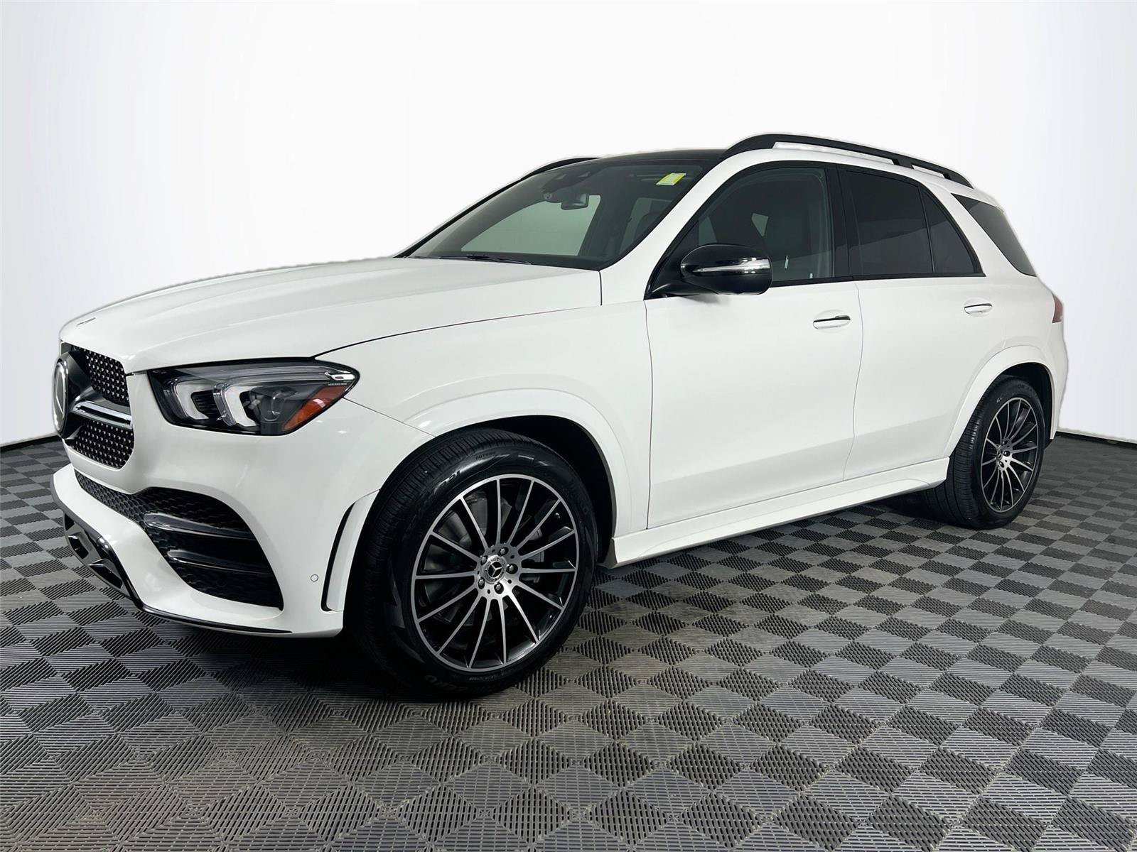 Certified 2023 Mercedes-Benz GLE 450 4MATIC image 2