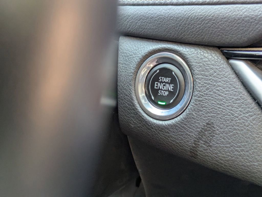 Used 2024 Cadillac XT4 Premium Luxury image 24