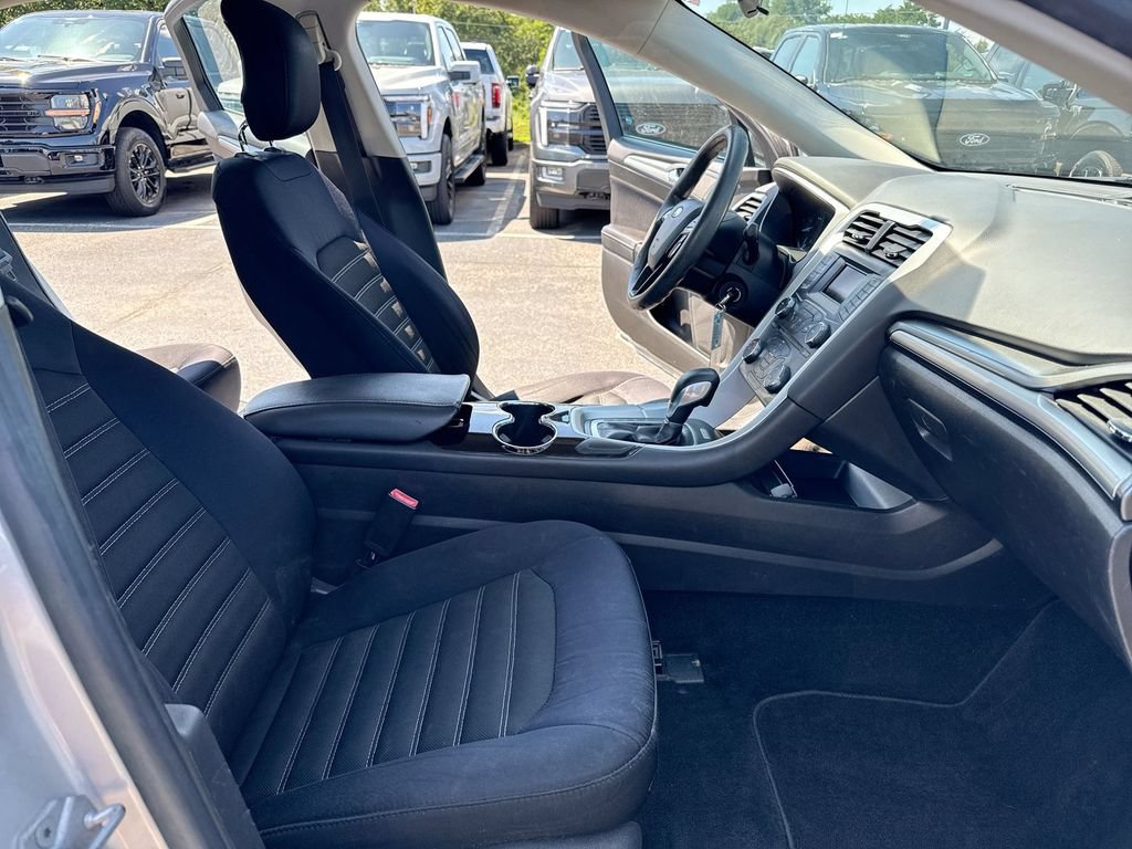 Used 2014 Ford Fusion SE FWD image 20