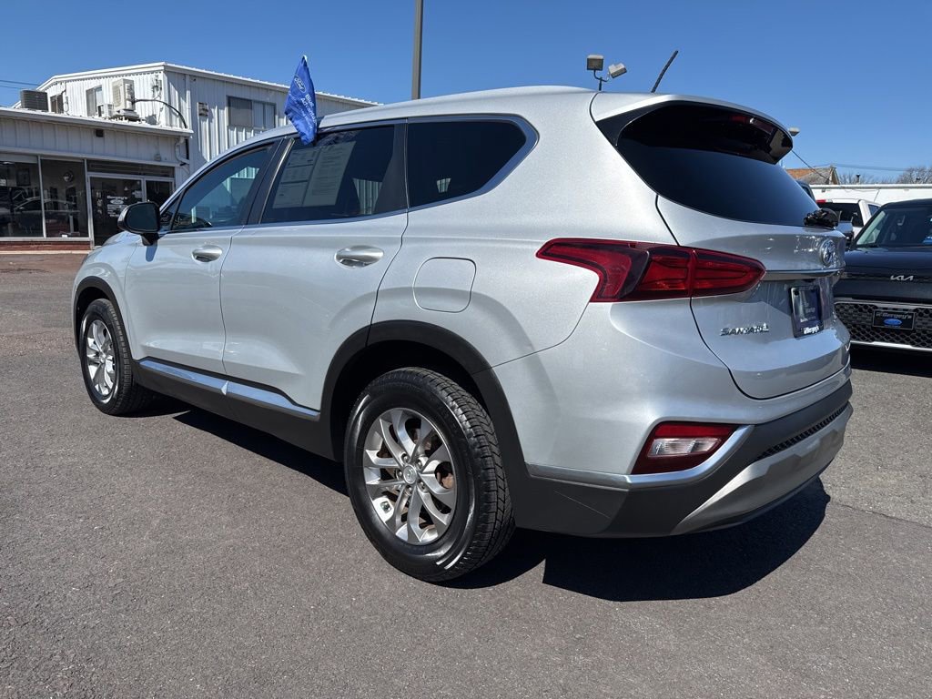 Used 2020 Hyundai Santa Fe SE image 6