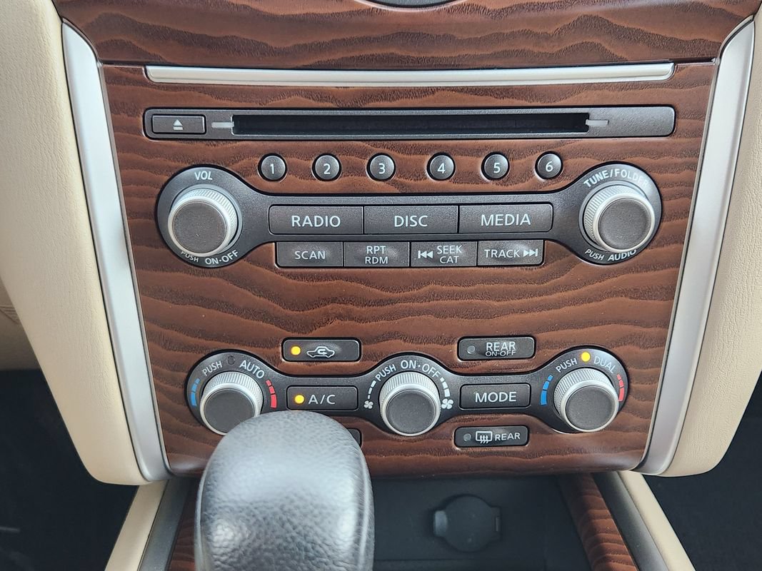 Used 2017 Nissan Pathfinder Platinum AWD/4WD image 22