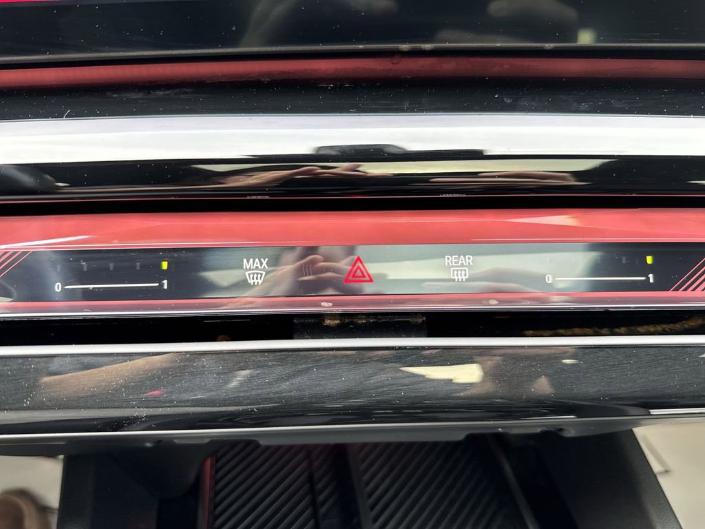 Used 2024 BMW 540i xDrive w/ Premium Package image 19