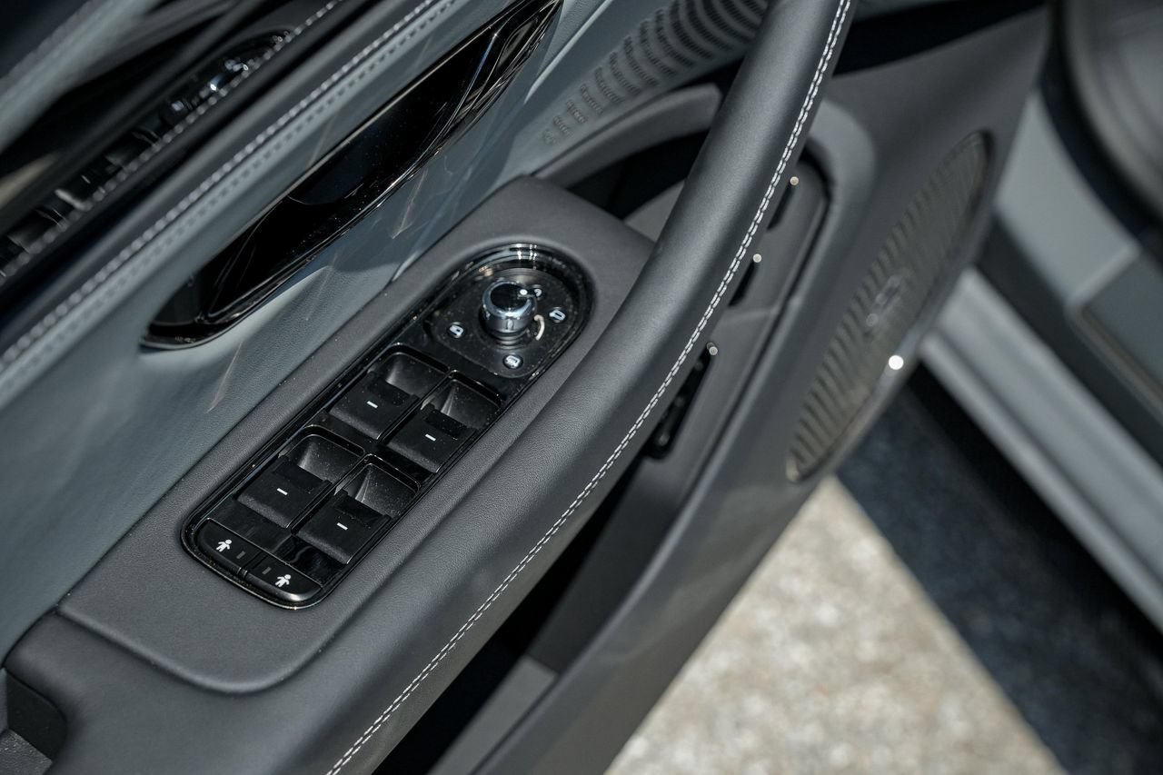 New 2025 Bentley Flying Spur Plug-In Hybrid AWD/4WD image 33