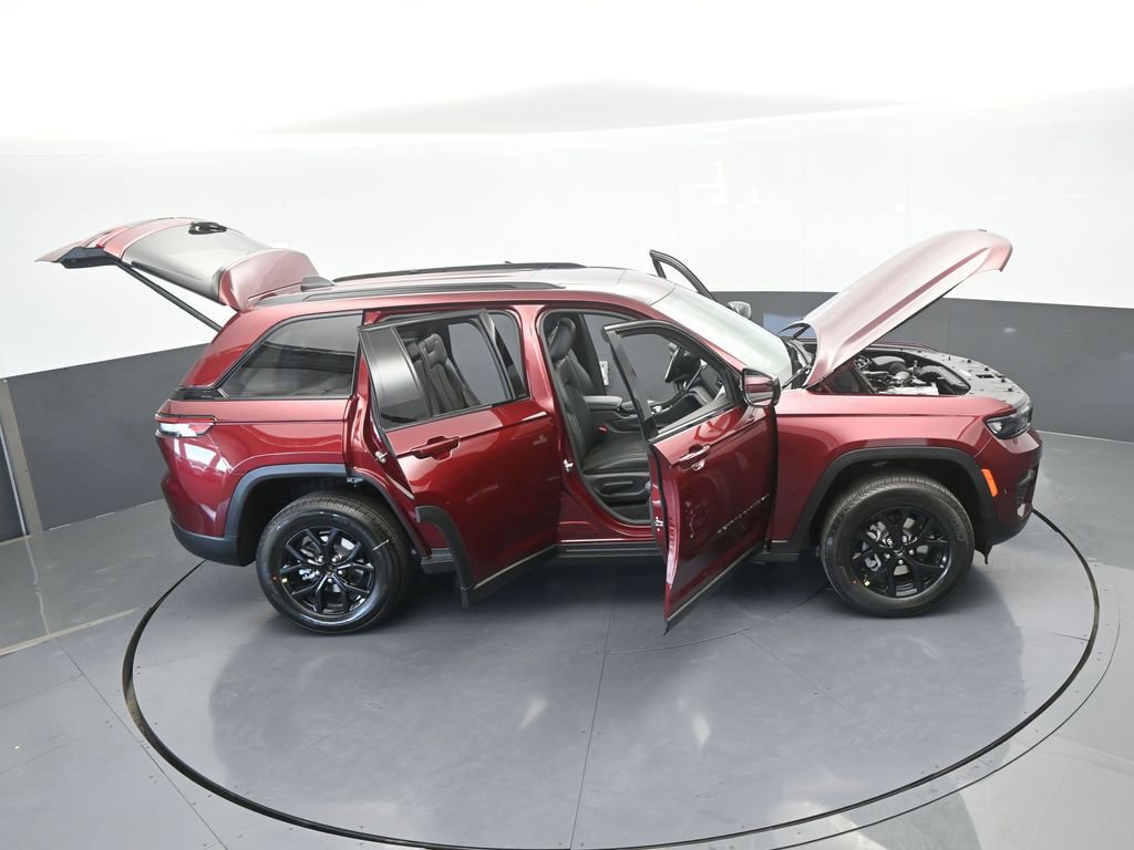 New 2025 Jeep Grand Cherokee Laredo image 64