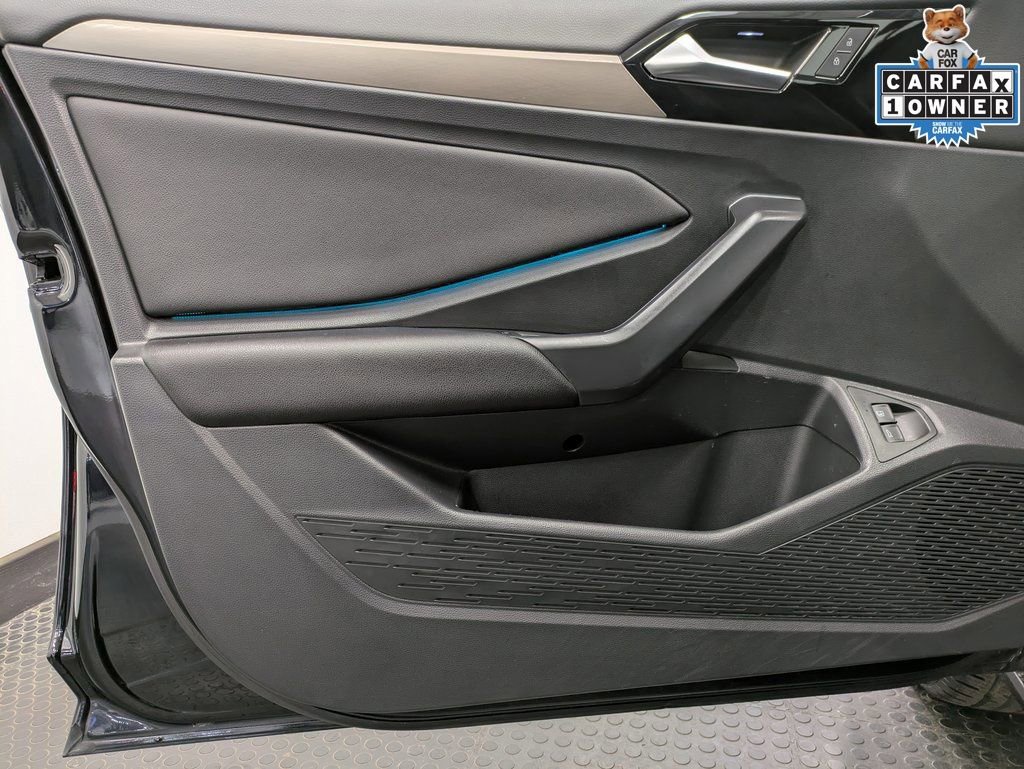 Used 2021 Volkswagen Jetta SEL Premium image 9