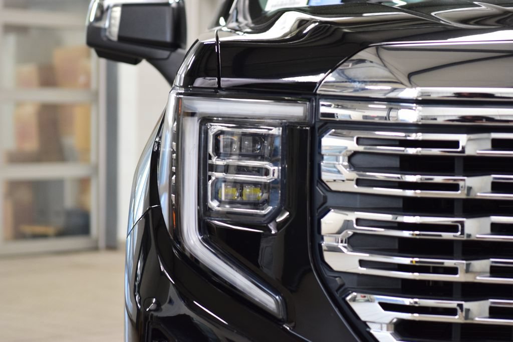 Used 2024 GMC Sierra 1500 Denali AWD/4WD image 12