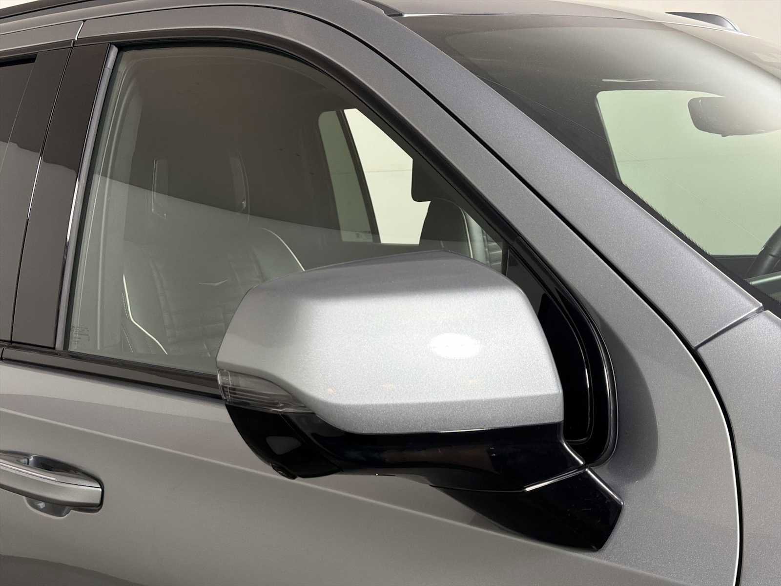 Used 2025 Cadillac Escalade ESV Sport Platinum w/ LPO, ONYX Package image 24