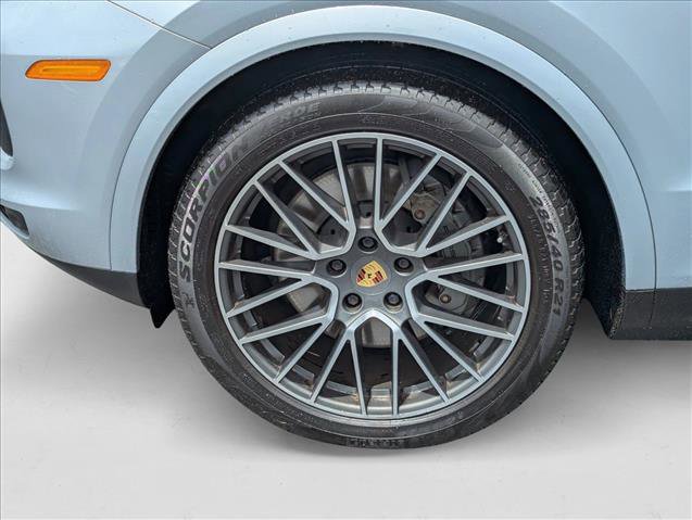 Used 2020 Porsche Cayenne S image 27