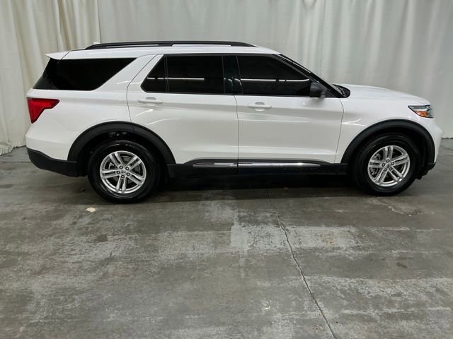 Used 2023 Ford Explorer XLT w/ Equipment Group 202A image 2