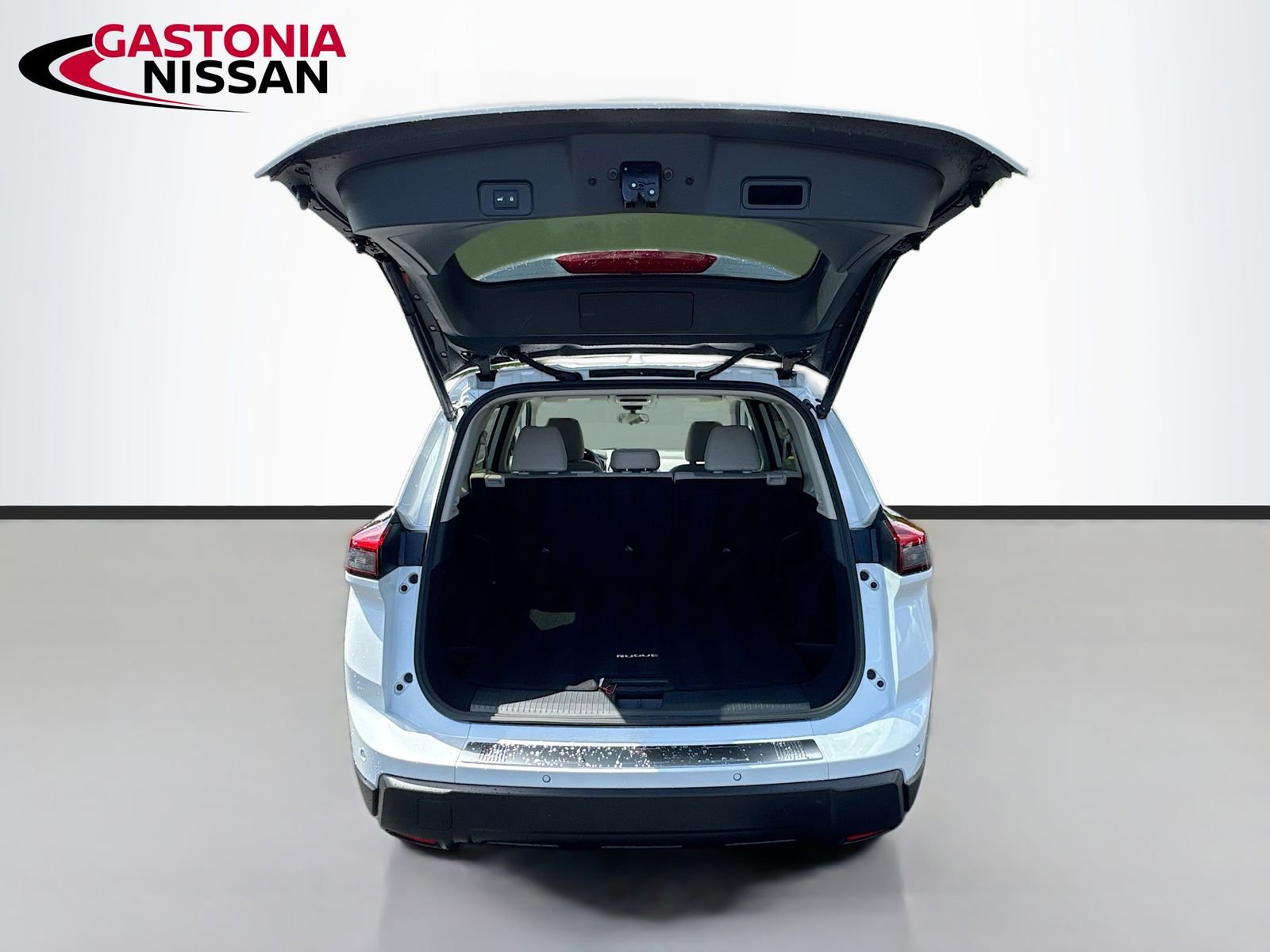 Used 2024 Nissan Rogue SV AWD/4WD image 34