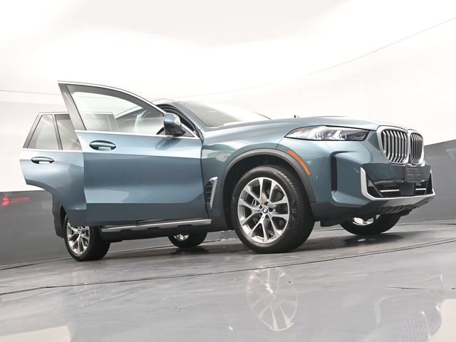 Used 2024 BMW X5 xDrive40i w/ Premium Package AWD/4WD image 44