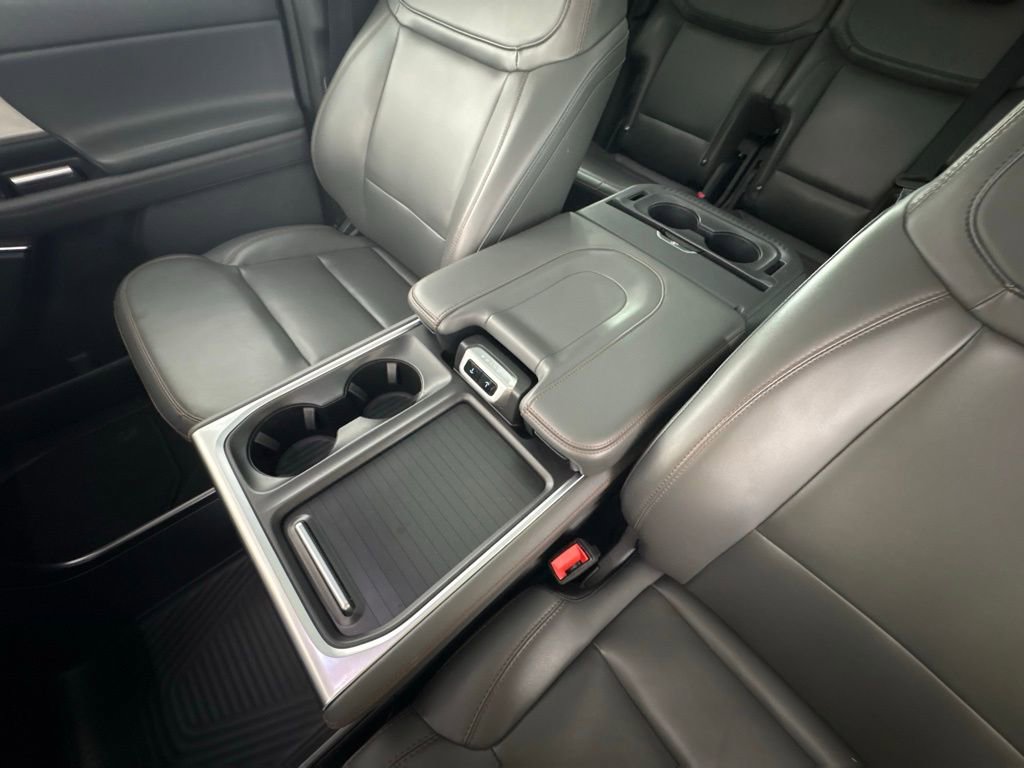 Used 2025 Ford Expedition Active image 34