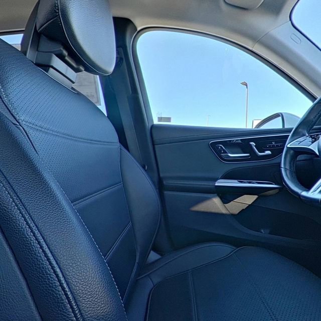 Used 2024 Mercedes-Benz GLC 300 image 27