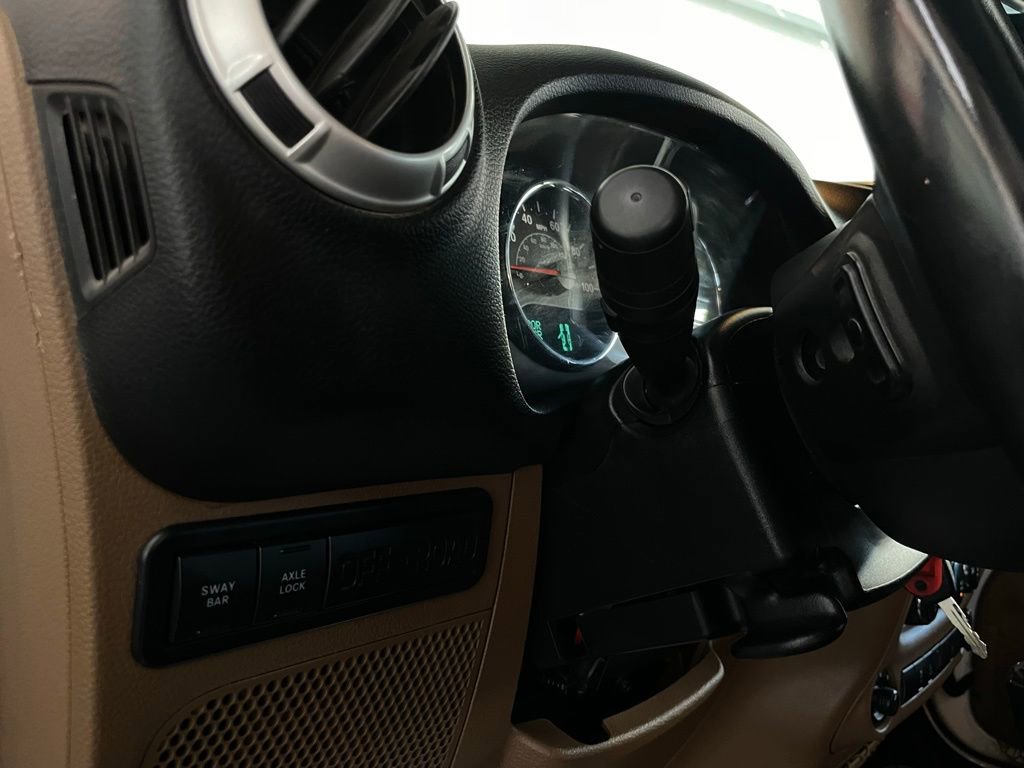 Used 2016 Jeep Wrangler Unlimited Rubicon w/ Connectivity Group image 22