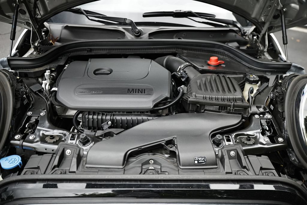 Used 2024 MINI Cooper 2-Door Hardtop FWD image 26